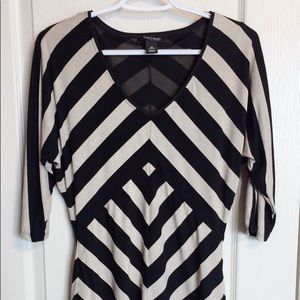 White House Black Market size xs